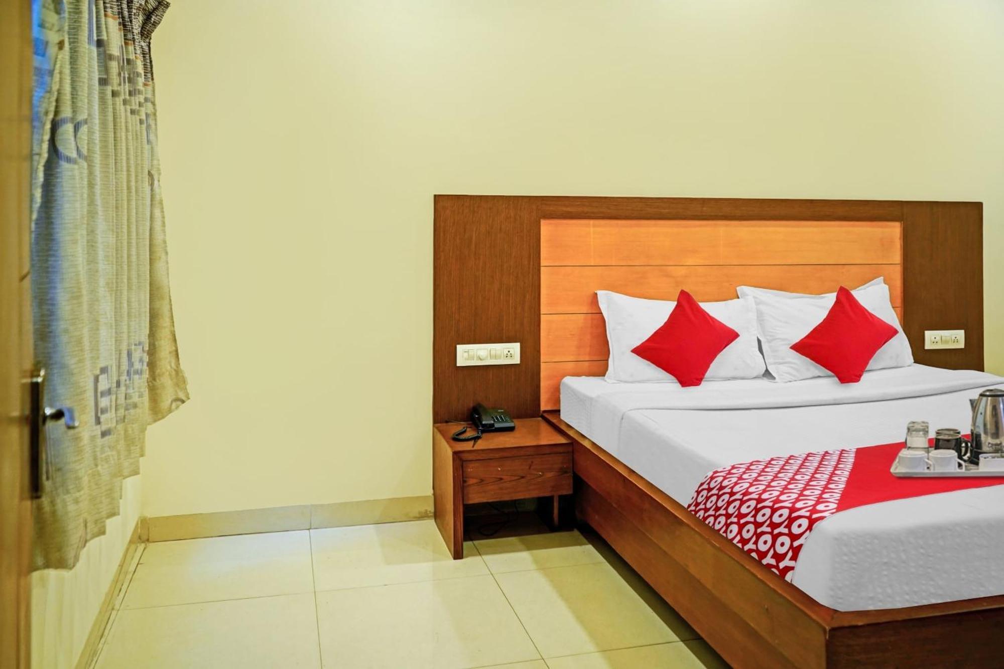 Hotel O Swapna Vijayawada Bagian luar foto