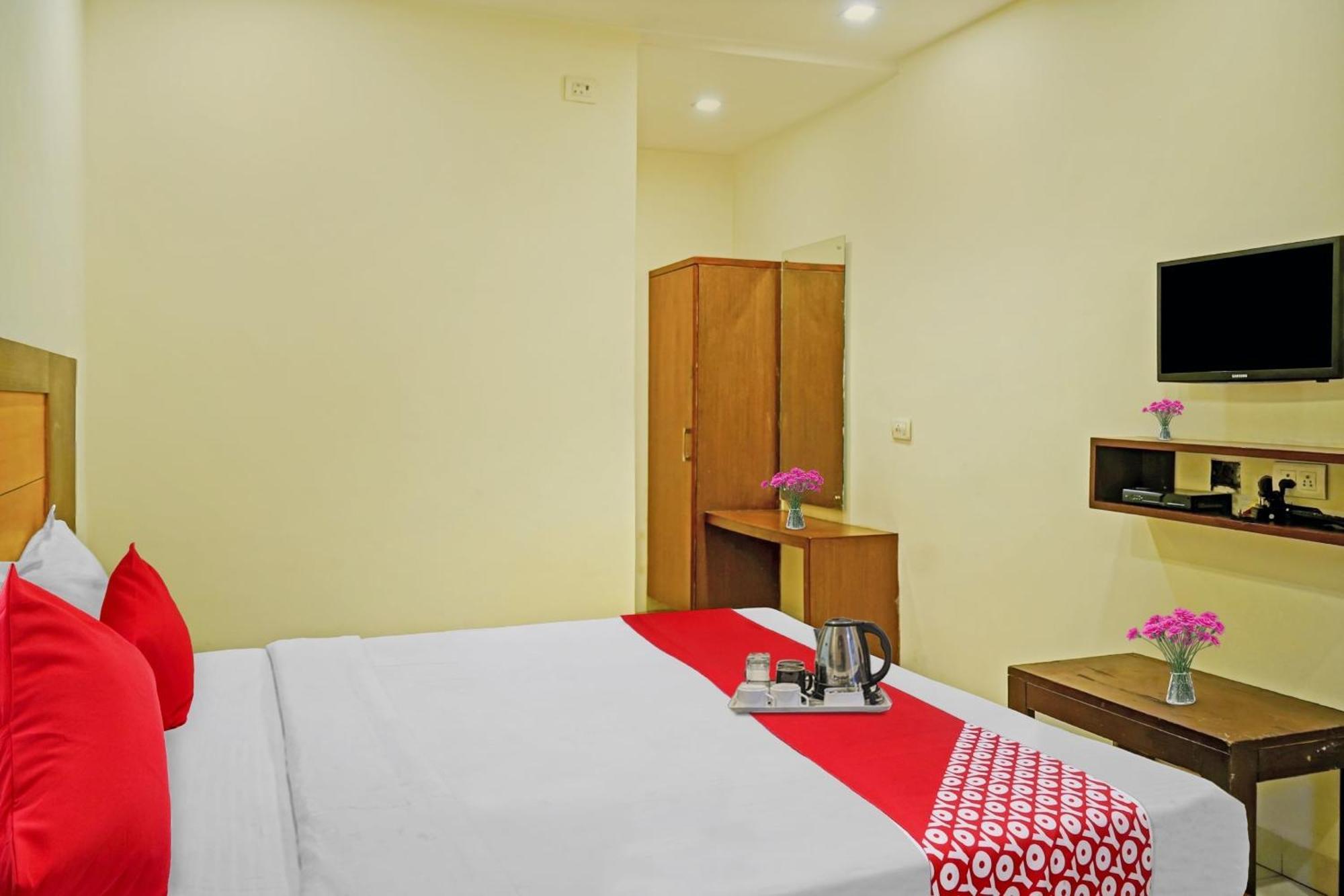 Hotel O Swapna Vijayawada Bagian luar foto